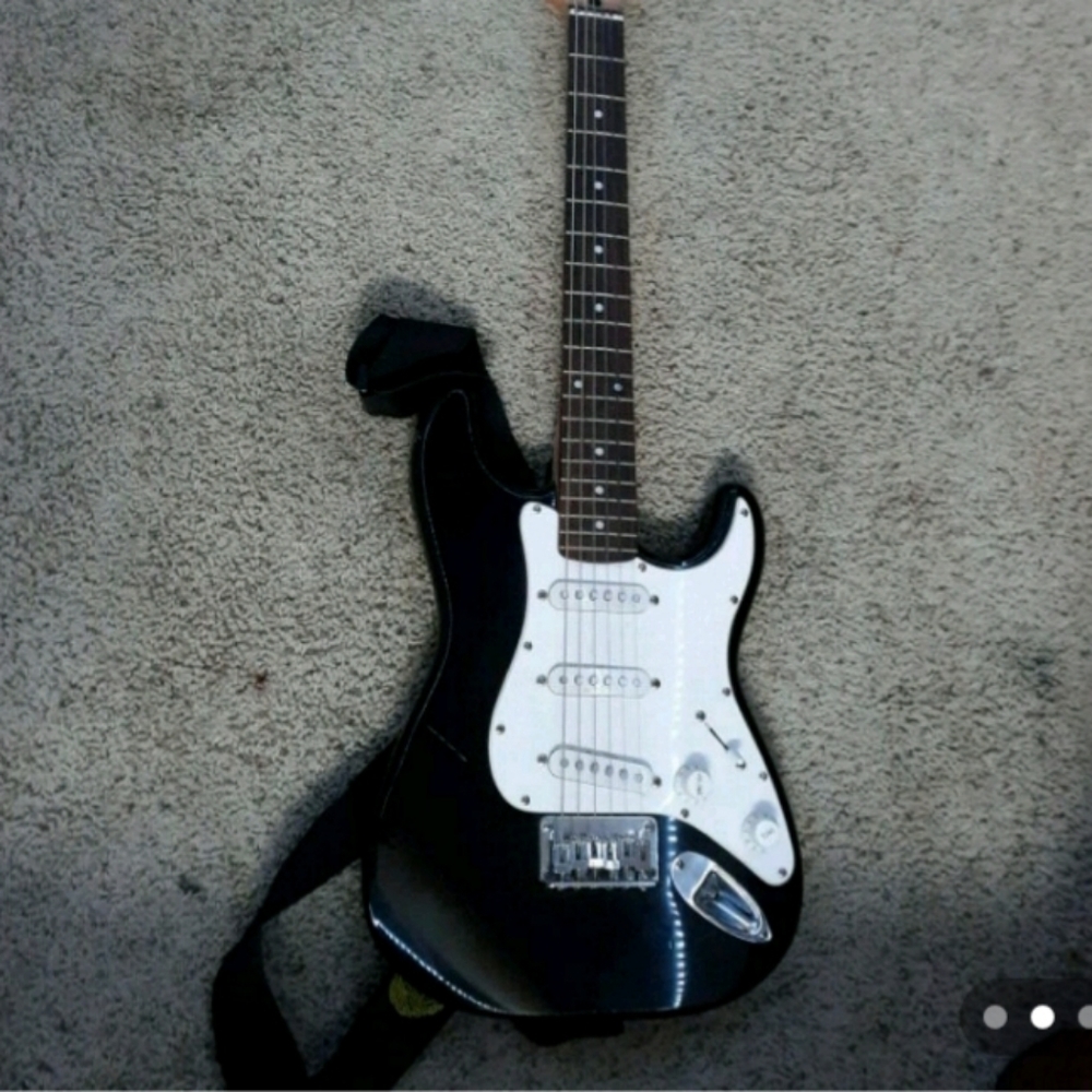 Squier stratocaster mini by fender